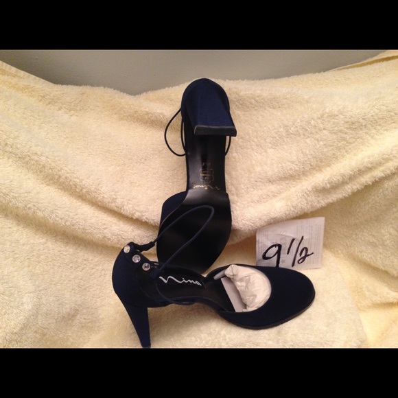 🆕 Nina - Picture 2 of 3