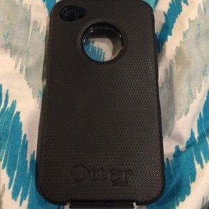 iPhone 4 otter box.