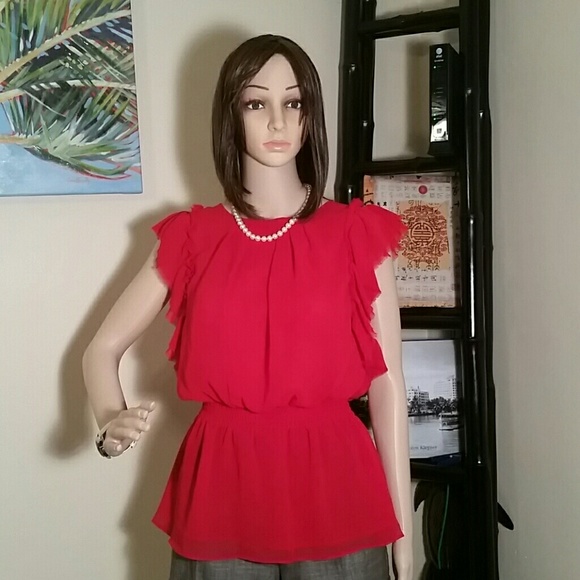 Beautiful red top - Picture 1 of 3
