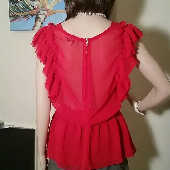 Beautiful red top - Picture 3 of 3