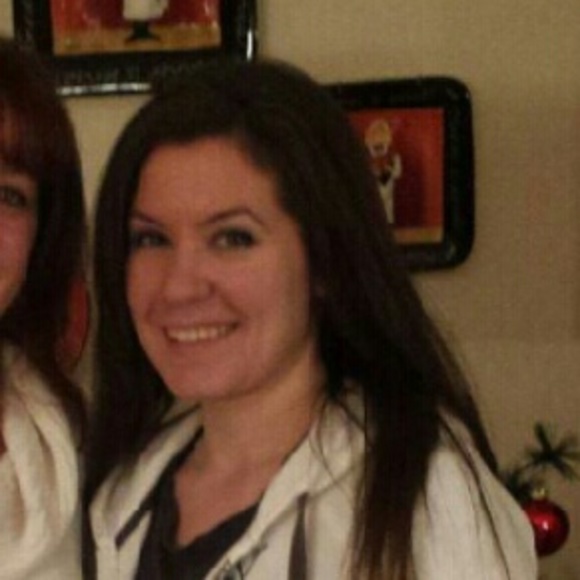 Meet your Posher, Holley