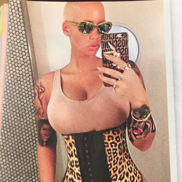 Waist trainer. Ann Chery