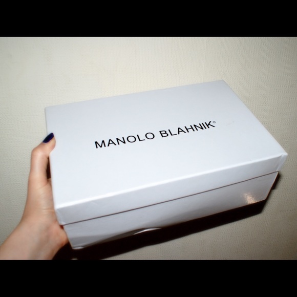 Looking for Manolo Blahnik box!