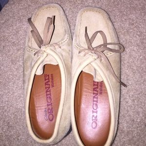 Clark Wallabees! Lightly worn ! Size 7.5M