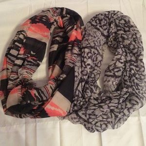 2 Infinity Scarves