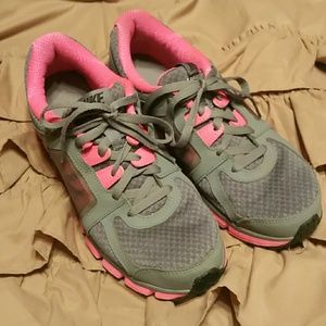 Nike Dual Fusion ST2