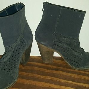 Rampage Regina size 8 boots