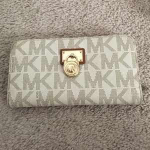 MICHAEL KORS WALLET