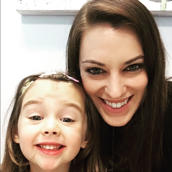 Meet your Posher, Tessa - Picture 2 of 2