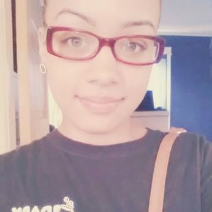 Meet your Posher, Desiree