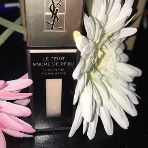 YSL Fusion Ink Foundation