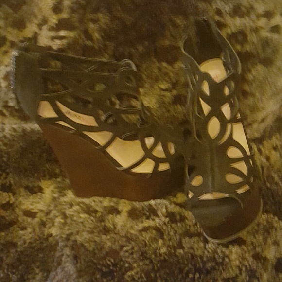 Wedge shoes size 7.5