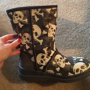 Sequins skull uggs