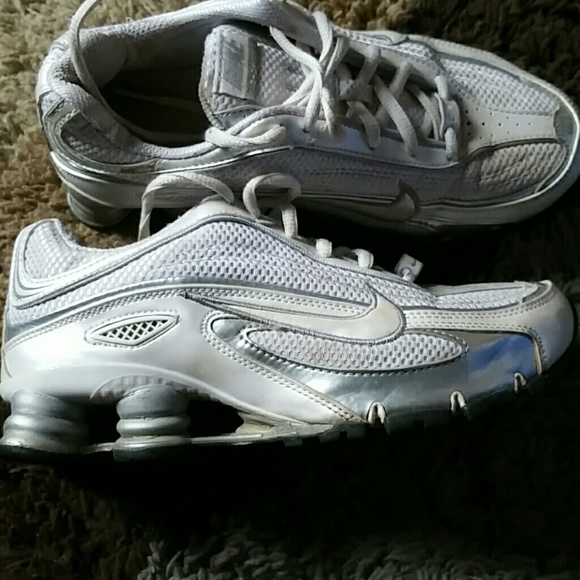 Nike  shocks