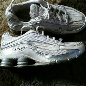 Nike  shocks