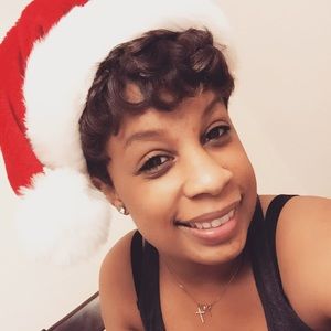 Meet your Posher, Khadija