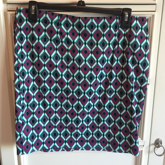 Geometric Patterned Skirt - Picture 1 of 2