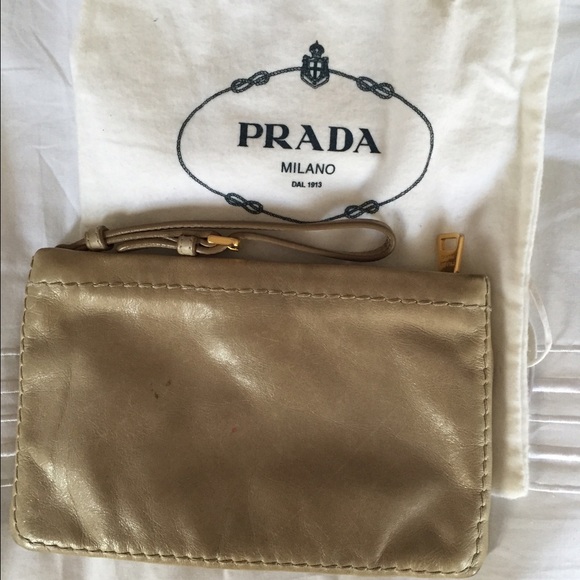 Prada wristlet loved! - Picture 2 of 4