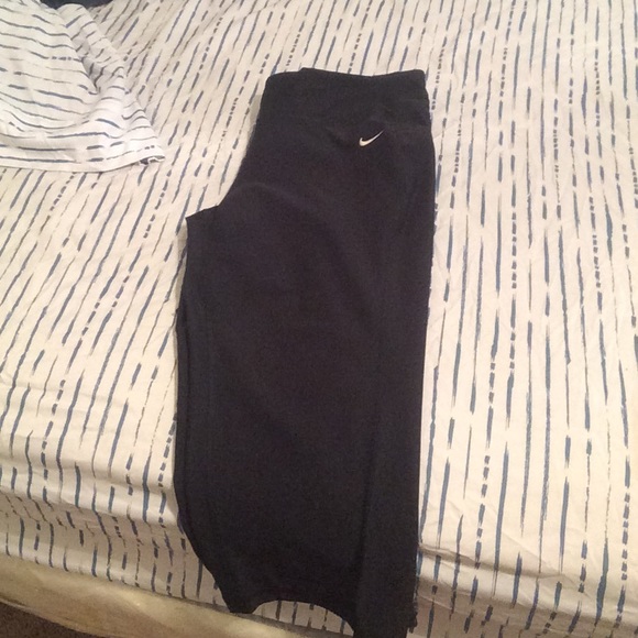 Nike Drifit capris