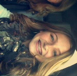 Meet your Posher, Casey