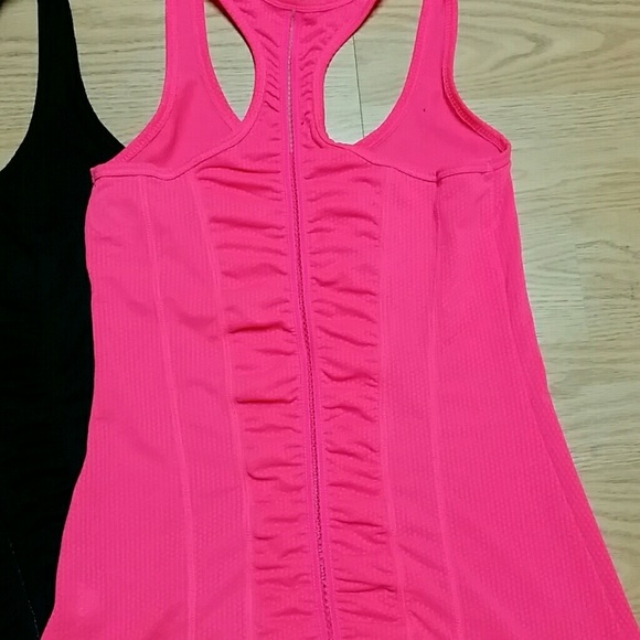 •SOLD• Workout tank top bundle - Picture 2 of 4