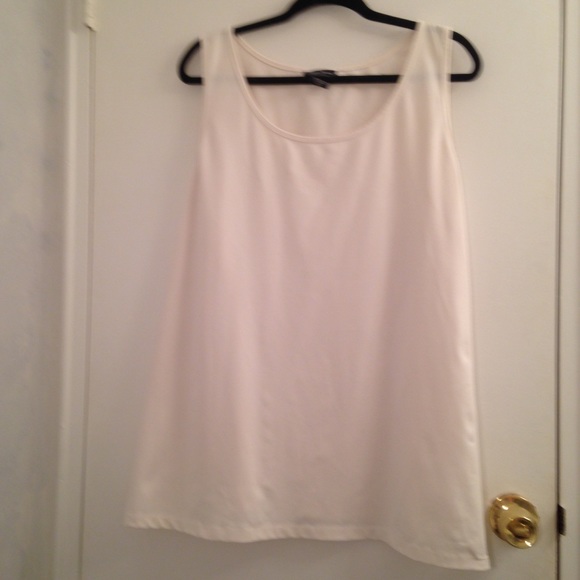Maggie Barnes Tank Top - Picture 4 of 4