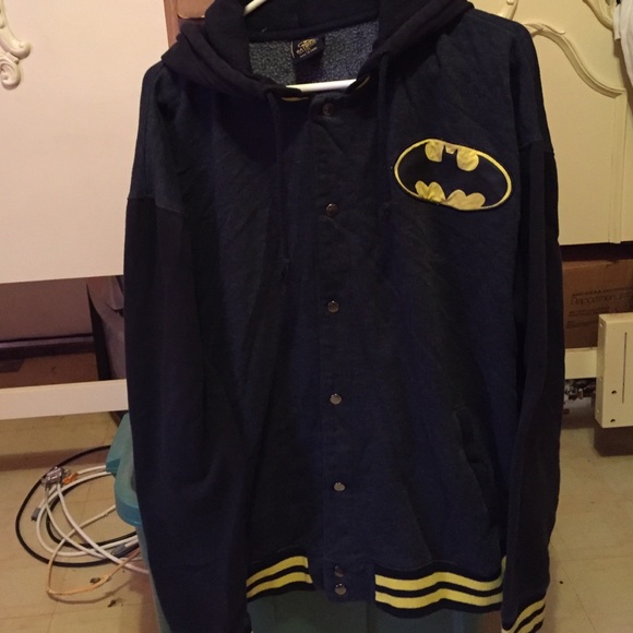 BATMAN Jackets & Blazers - 💖LIKE NEW BATMAN HOODIE , TWO POCKETS , SNAPS💖