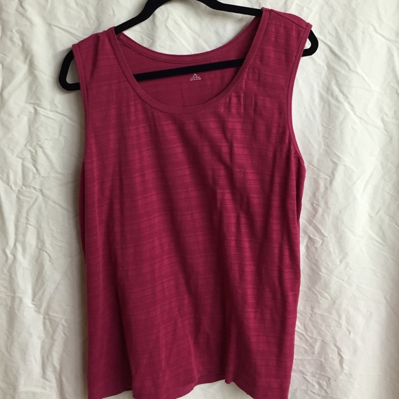 Lands' End Tops - Dark pink Lands End tank top Lands' End Tops - Dark pink Lands End tank top