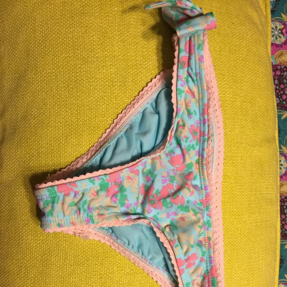 Bathing suit bottoms