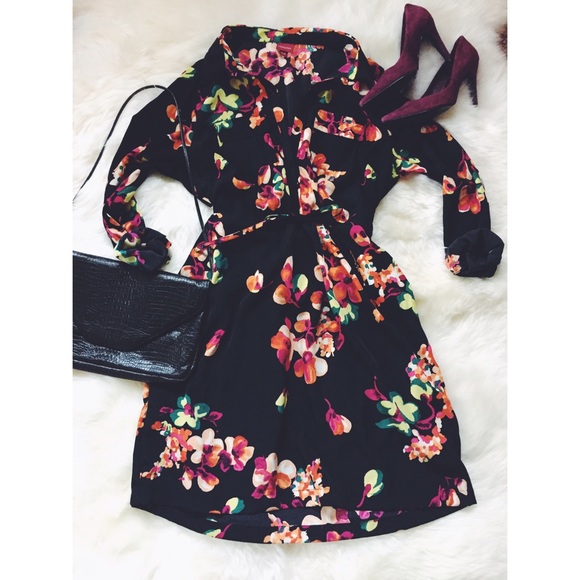 Merona Dresses & Skirts - RESERVED please do not buy! Merona Floral Dress