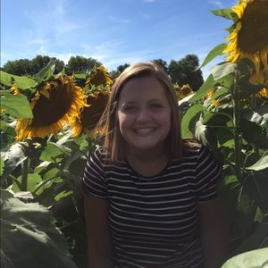 Meet your Posher, Elle