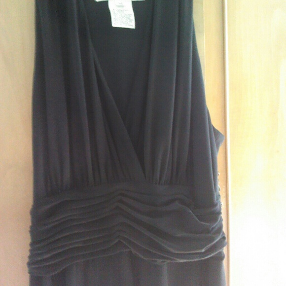 Women's dress - Picture 1 of 2