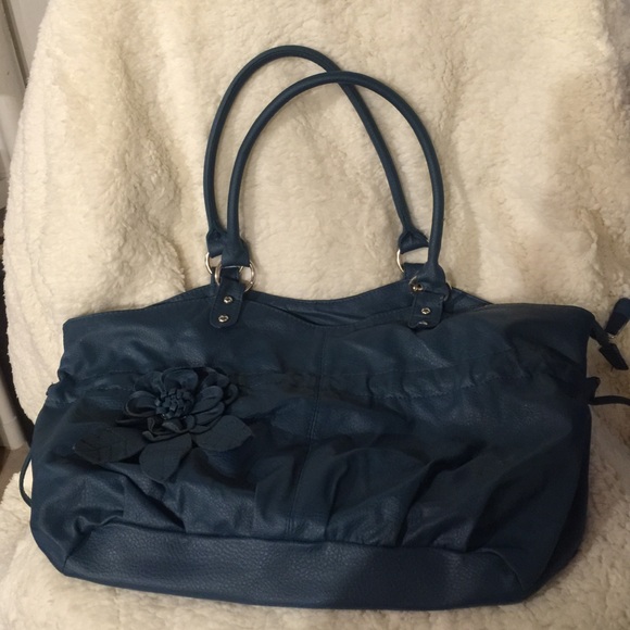 Green shoulder bag