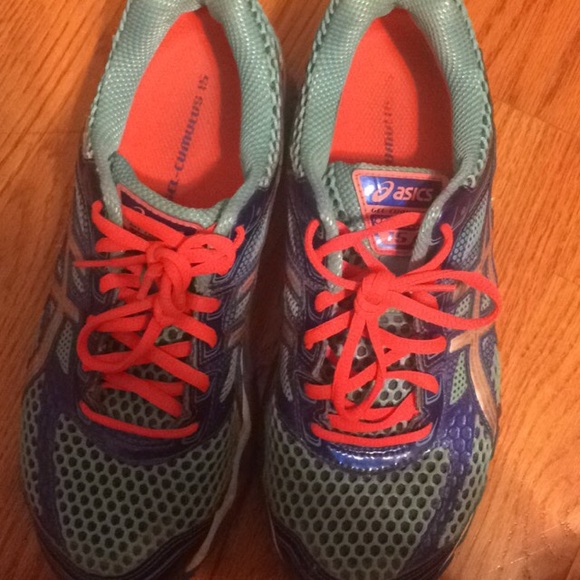 asics tennis shoes - Picture 2 of 4