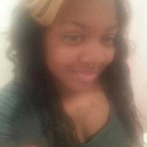 Meet your Posher, Tia