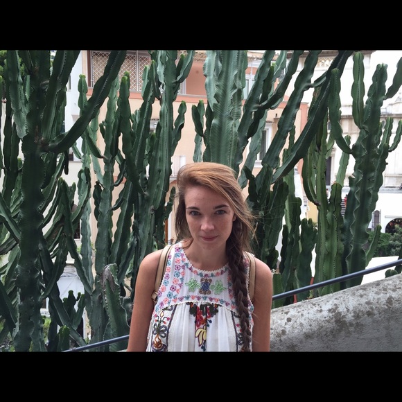 Meet your Posher, Katie - Picture 1 of 1