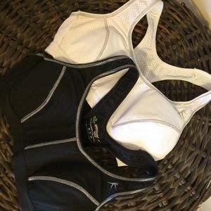 Danskin Bras