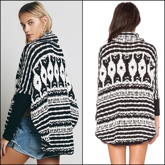 ❌SOLD FREE PEOPLE TUNIC Poncho Mini Sweater - Picture 2 of 4