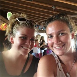 Meet your Posher, Caity