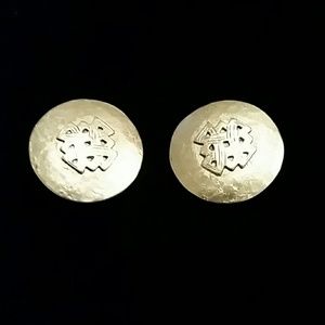 Vjntage silver clip on earring