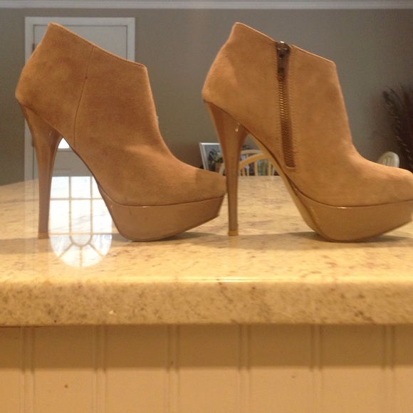 Steve Madden heels - Picture 2 of 4