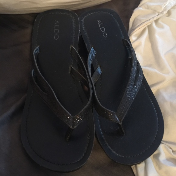Aldo flip flips