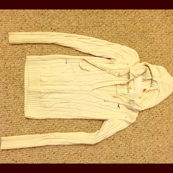 XS white Hollister sweater - Picture 1 of 2