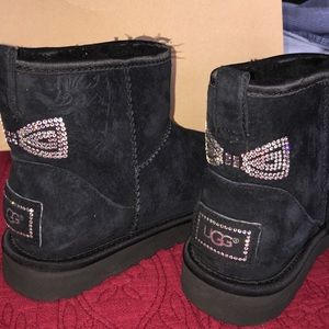 For @haleyjo622 ugg BLACK SHORT BOOTS