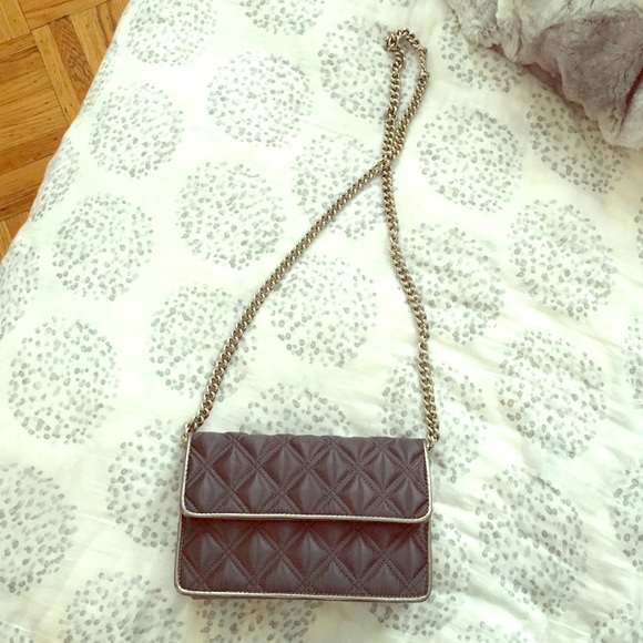 Marc Jacobs Handbags - Marc Jacobs Quilted Clutch With Chain