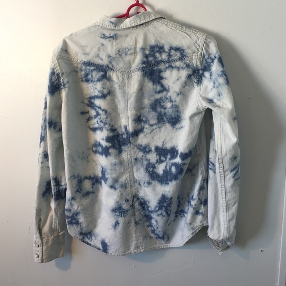 Cute American eagle button up! - Picture 2 of 3