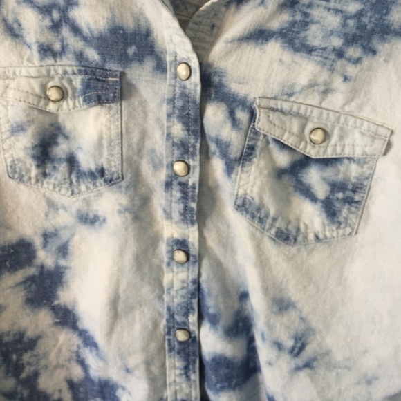 Cute American eagle button up! - Picture 3 of 3