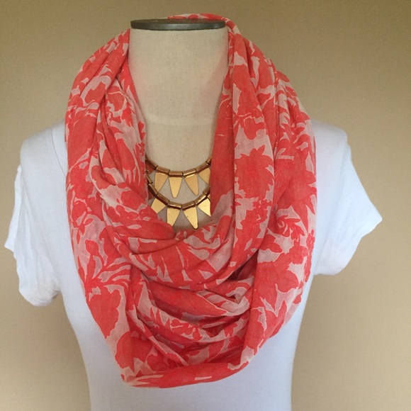 Floral infinity scarf - Picture 1 of 2