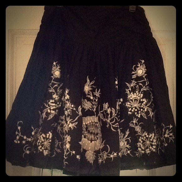 Brand new fun, flirty skirt!