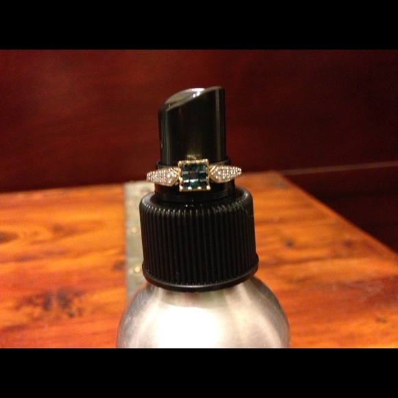 Jewelry - Blue and white diamond ring